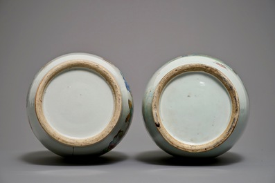Twee Chinese famille rose vazen met tweezijdig decor, 19/20e eeuw